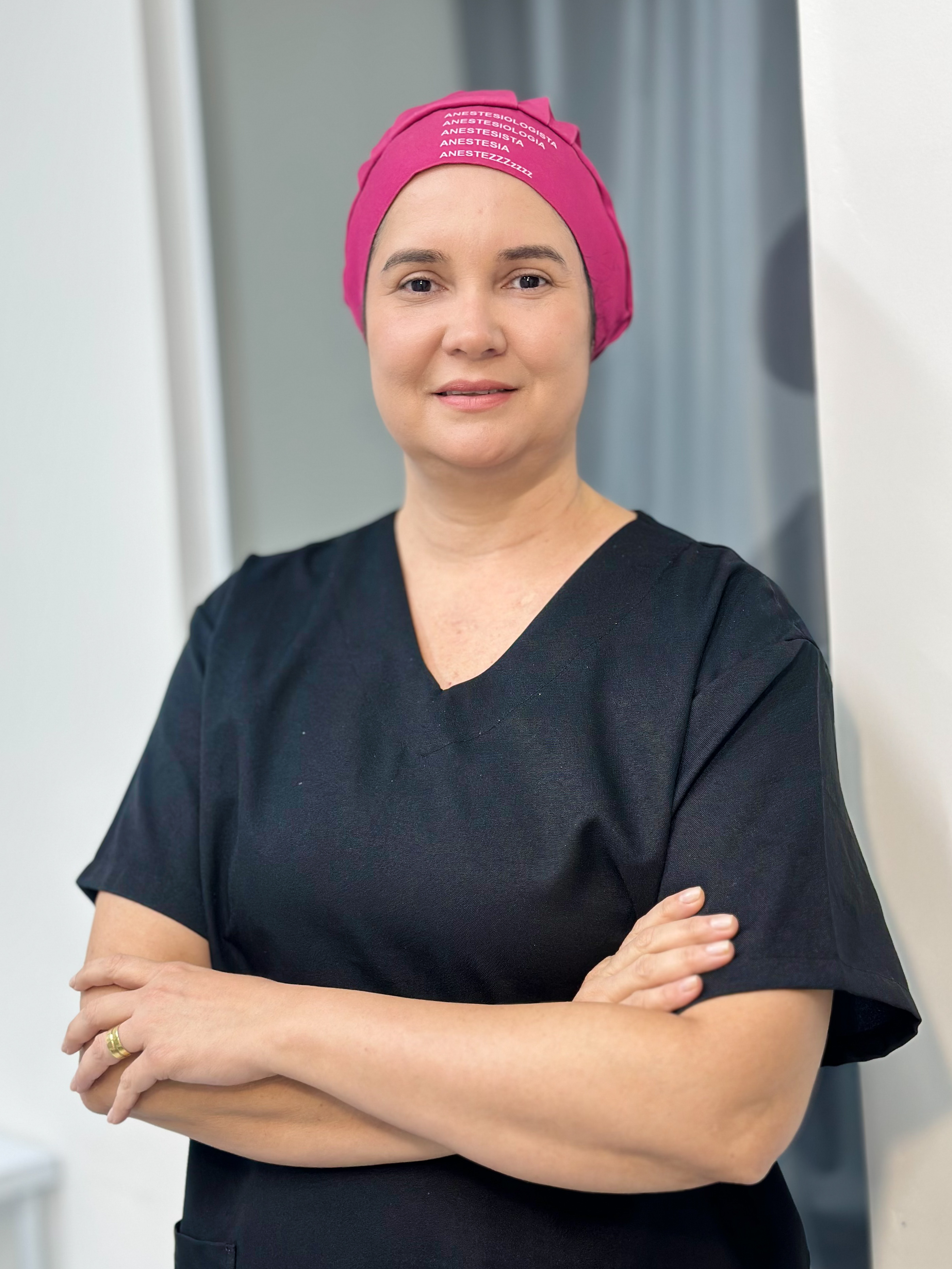 DRA. ELMARA (ANESTESISTA)